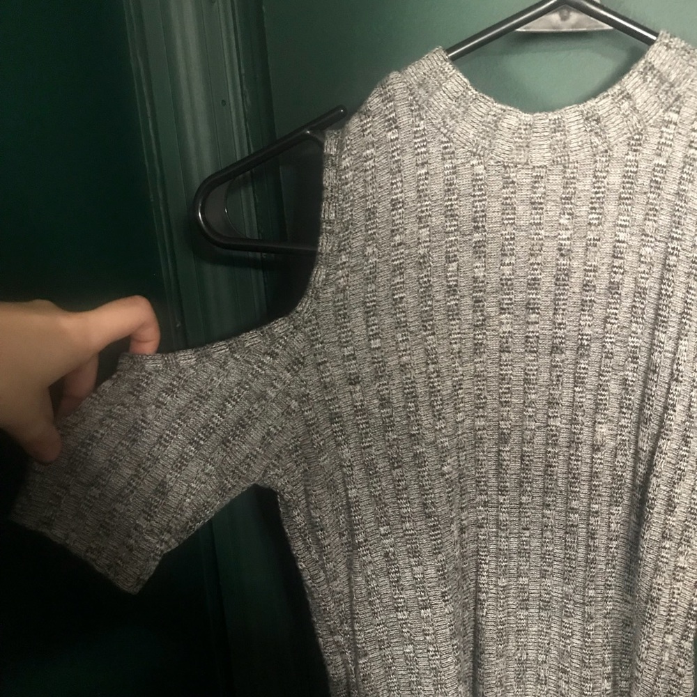 Open shoulder top